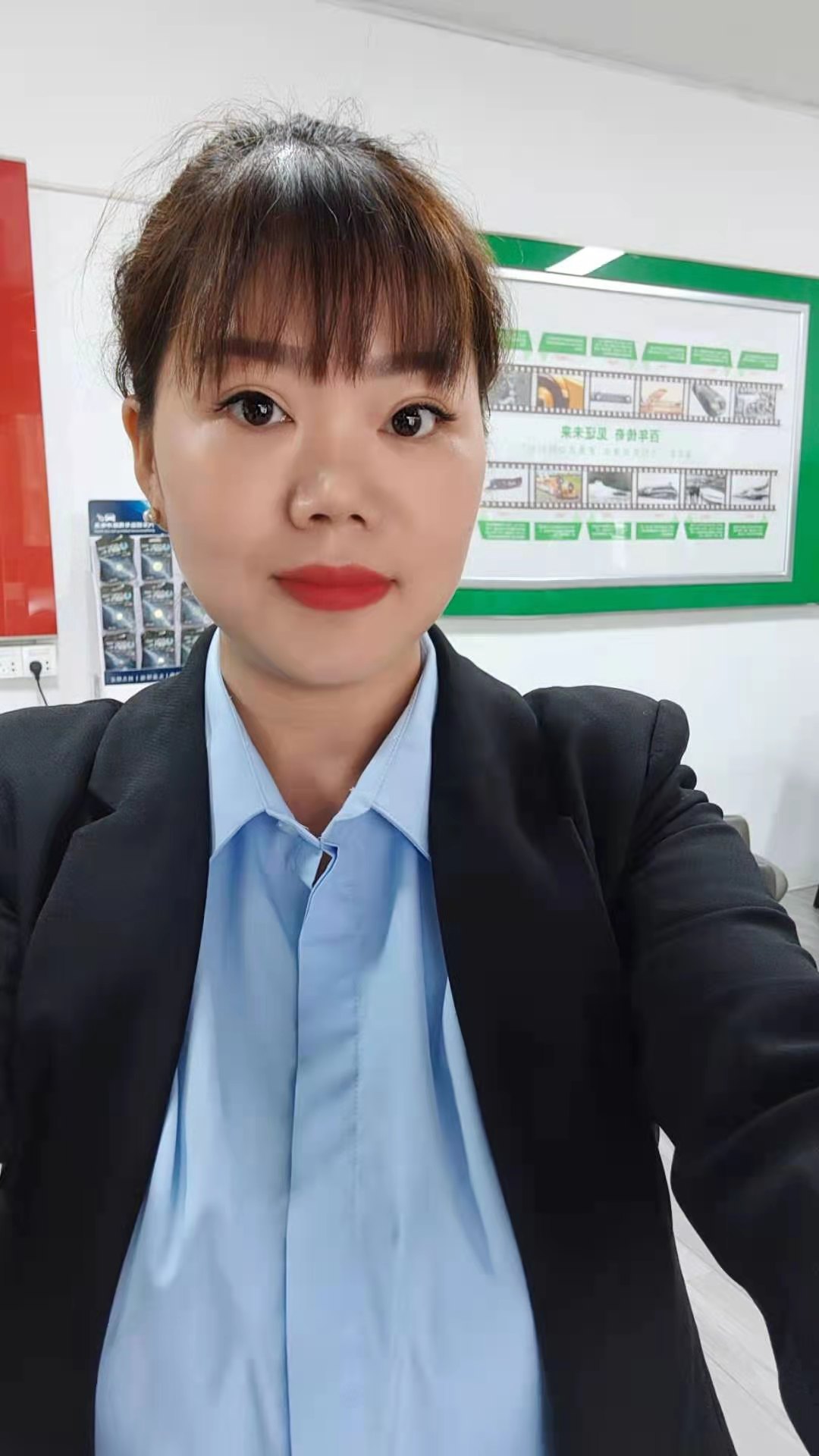 会员：侯蓉